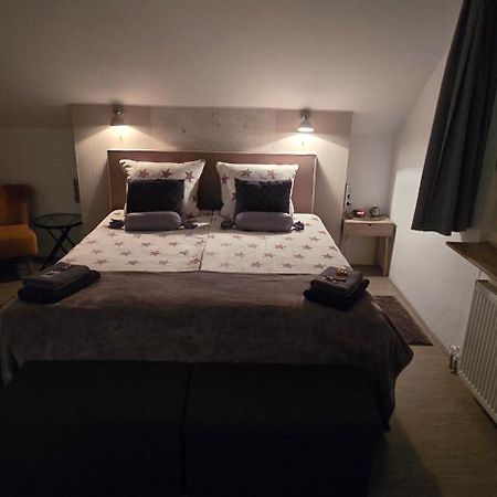 Bed & Breakfast Ravelin Рес Екстер'єр фото