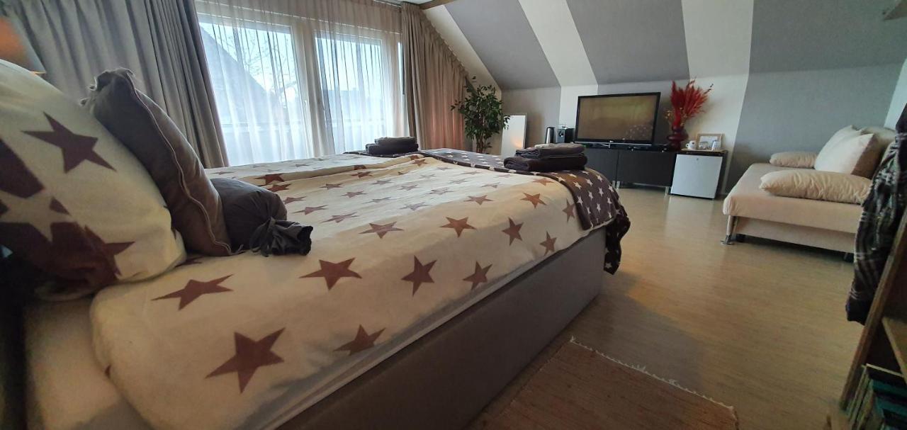 Bed & Breakfast Ravelin Рес Екстер'єр фото